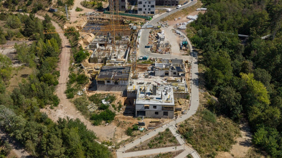 Průběh stavby - Srpen 2026 (1. a 2. etapa)